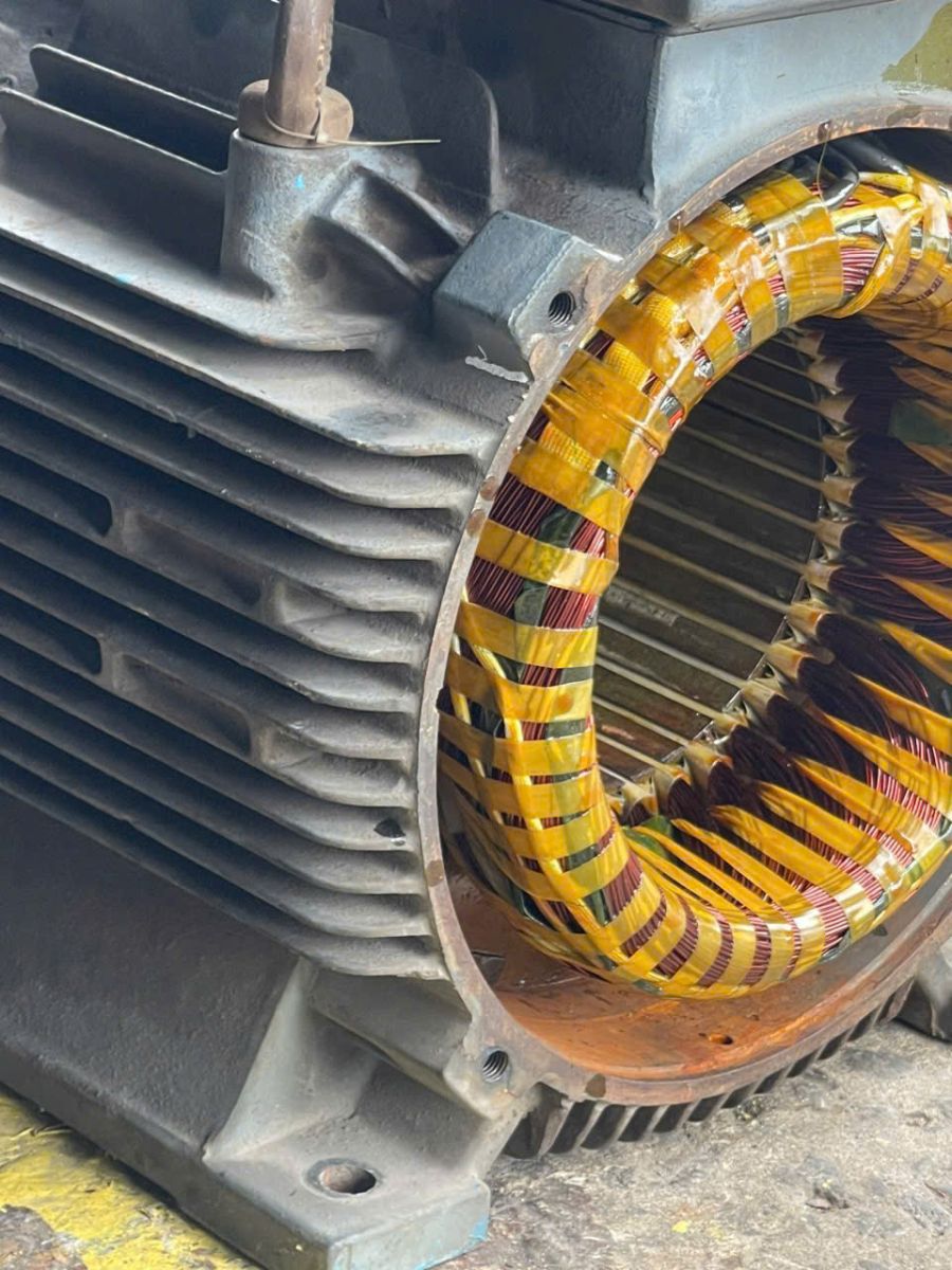 MOTOR HITACHI 22KW-4P- 3 PHA